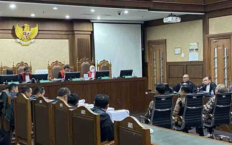 Mantan Sekjen Kementan Kasdi Subagyono Dituntut 6 Tahun Penjara