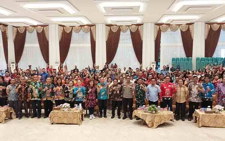 Pj Bupati Lepas Kontingen Kapuas Ikuti Pesparawi XVII Tingkat Kalteng