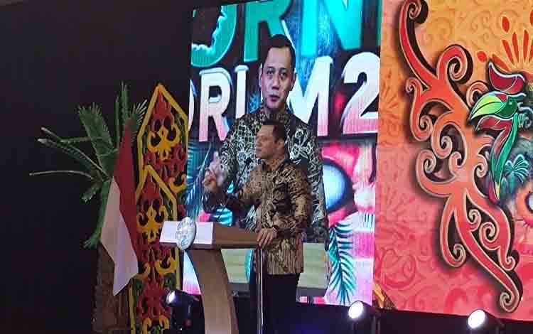 Menteri Agraria dan Tata Ruang dan Badan Pertanahan Nasional (ATR/BPN) RI, Agus Harimurti Yudhoyono (AHY) saat mengikuti rangkaian Borneo Forum di Palangka Raya, Jumat, 2024. (FOTO: HERMAWAN)