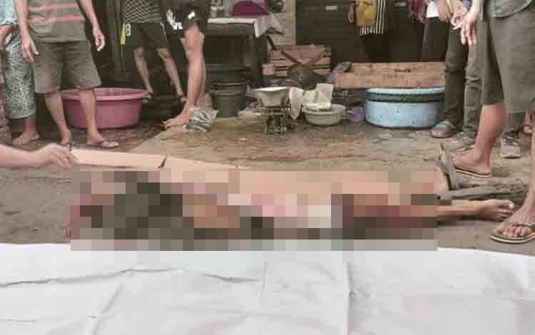 Warga Jalan Mawar Kapuas Geger, Seorang Pria Tergeletak Bersimbah Darah