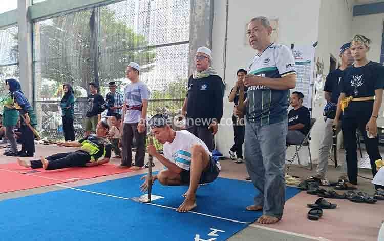 Latihan bersama olahraga balogo yang diikuti tim dari Kabupaten Tabalong, Balangan, Hulu Sungai Utara, Hulu Sungai Tengah dan Kabupaten Barito Timur, Minggu, 30 Juni 2024. (FOTO: BOLE MALO)