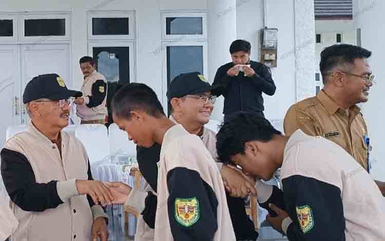 Pj Bupati Minta Kontingen Gunung Mas Jaga Nama Baik saat Ikuti Seleksi Pra Popnas Kalteng