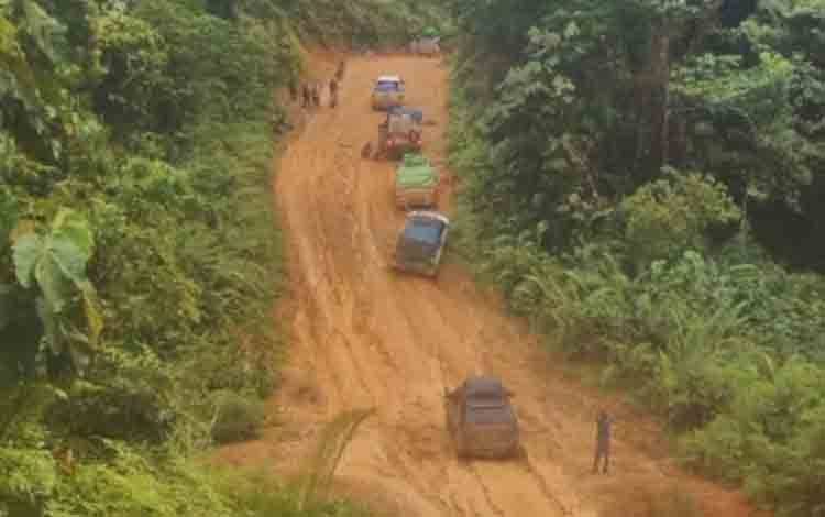 Jalan Katingan Hulu - Tumbang Sanamang Rusak Parah, Masyarakat Tantang Calon Kepala Daerah Perbaiki