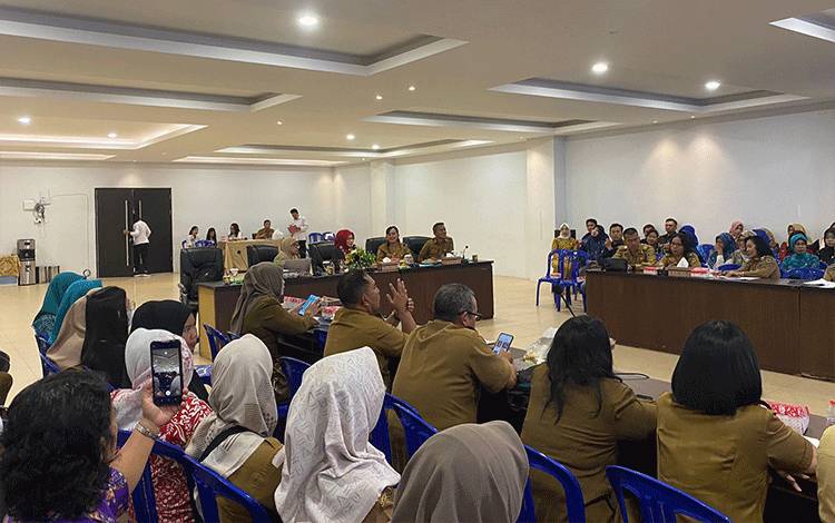 Suasana saat Rapat koordinasi Pokjanal Posyandu di Kabupaten Kapuas, bertempat di ruang rapat Rujab Bupati. (FOTO: IST)