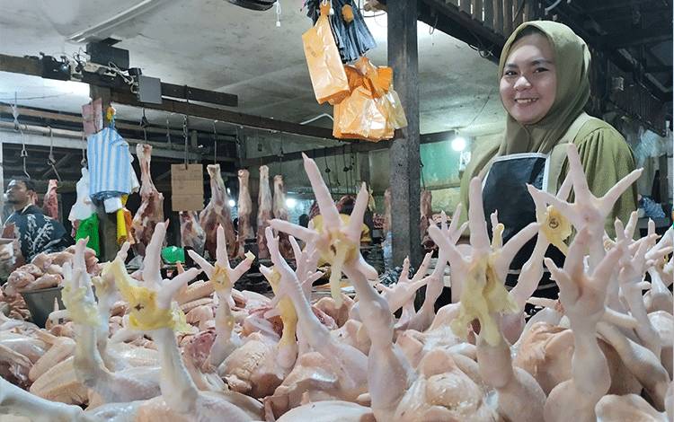 Daging Ayam Ras Menjadi Penyumbang Deflasi di Empat Daerah Kalteng