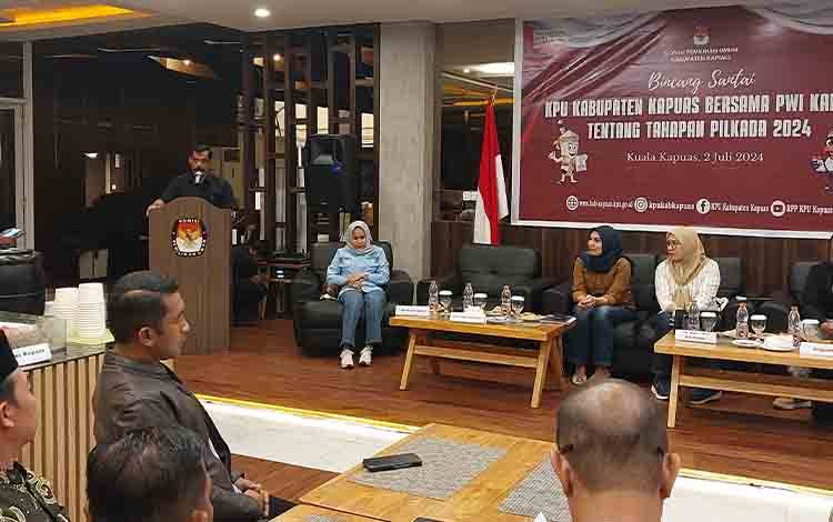 KPU Kapuas bersama PWI Gelar Bincang Santai Terkait Tahapan Pilkada 2024
