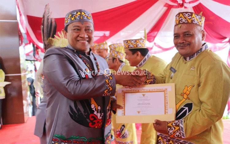 Kecamatan Kahayan Tengah Dapat Penghargaan Berhasil Entaskan Kemiskinan Ekstrem