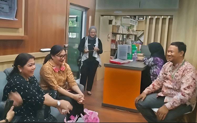 Nenie Minta Masyarakat Waspada Pohon Tumbang dan Genangan Air Saat Hujan Deras