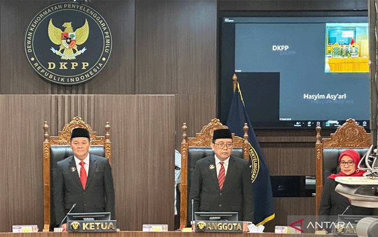 DKPP Pecat Ketua KPU Hasyim Asy'ari Karena Kasus Asusila