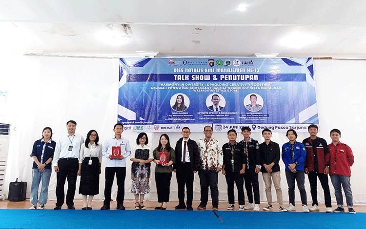 Talkshow bertema "Menggali Potensi dan Tantangan Financial Technology di Era Digital dan Waspada Investasi Ilegal" yang diselenggarakan secara tatap muka di Gedung Pasca Sarjana Universitas Palangka Raya.(FOTO: Dokumentasi OJK Kalteng untuk Borneonews)