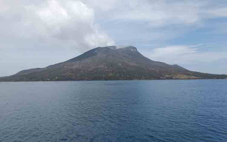PVMBG Catat 47 Kali Gempa Embusan Gunung Ruang di Sitaro