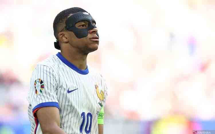 Asisten Pelatih Sebut "Tidak Mudah" bagi Mbappe Bermain dengan Topeng