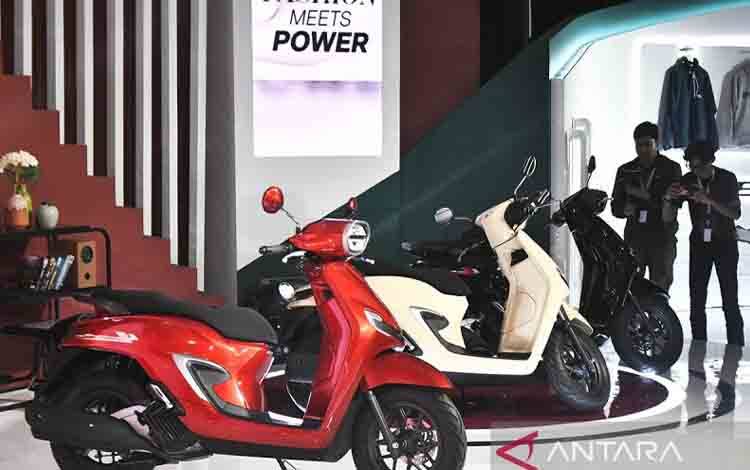 Ilustrasi - Pameran motor, salah satu industri otomotif. ANTARA FOTO/Fakhri Hermansyah/Spt.