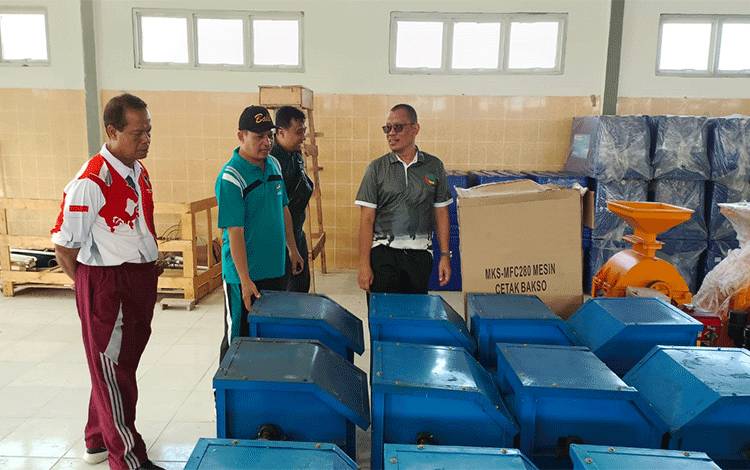 Pj Sekda Seruyan Tinjau Kesiapan Sentra IKM