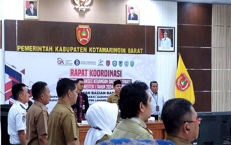 Rapat Koordinasi TPAKD Wilayah Barat yang mencakup Kabupaten Kotawaringin Barat, Kabupaten Kotawaringin Timur, Kabupaten Seruyan, Kabupaten Lamandau dan Kabupaten Sukamara. (FOTO: Dokumentasi OJK Kalteng untuk Borneonews)