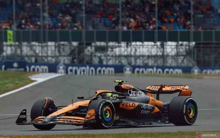 Lando Norris Mendominasi Dua Sesi Latihan di Silverston Inggris