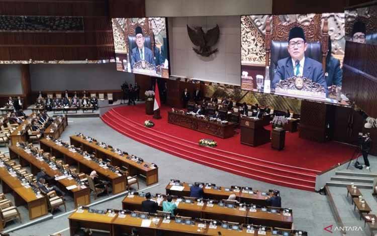 Wakil Ketua DPR Pimpin Paripurna Beragendakan Pembentukan Pansus Haji