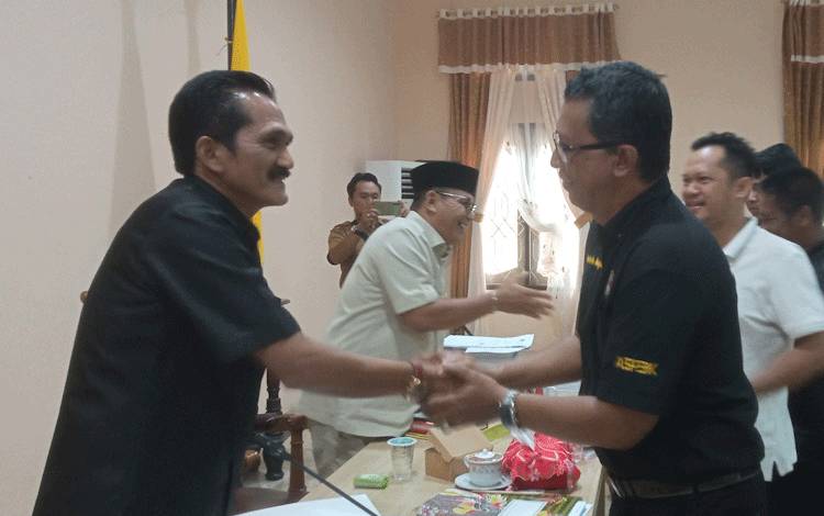 Ini Tanggapan Wakil Ketua I DPRD Kobar Terkait Maraknya Penjual Pakaian Bekas Impor
