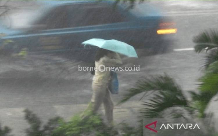 BMKG Ingatkan Waspada Hujan Lebat Disertai Petir di 21 Provinsi, Termasuk Kalteng