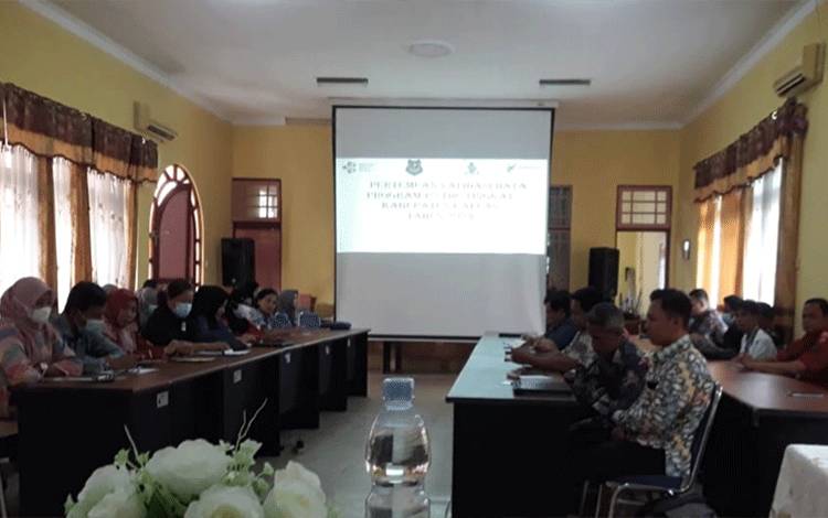 Kegiatan pertemuan validasi data program TBC di Kabupaten Kapuas tahun 2024. (FOTO: IST)