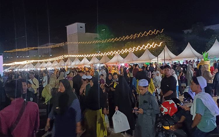 Ribuan Masyarakat Padati Penutupan MTQ ke-55 Kotim?