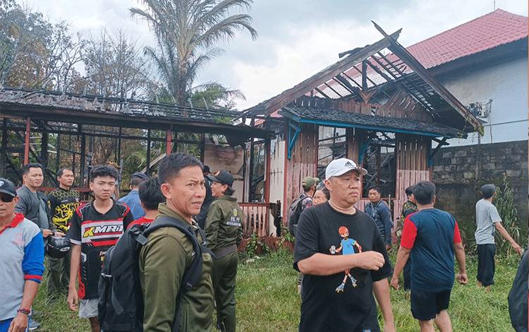 Rumah Terbakar di Jalan Manjuhan Palangka Raya