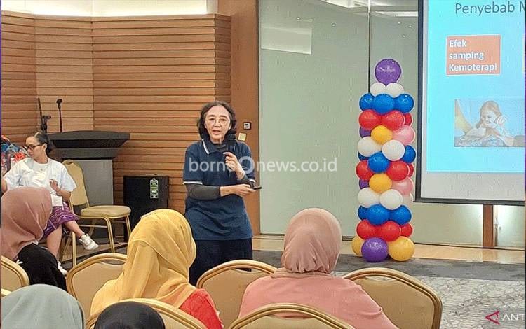 Dokter Spesialis Anak Konsultan Hematologi Onkologi dr. Endang Windiastuti Sp.A(K) MM(Paed) dalam acara Peran Dukungan Suportif Pada Kanker Anak di MRCCC RS Siloam Jakarta, Sabtu (13/7/2024) (ANTARA/Fitra Ashari)