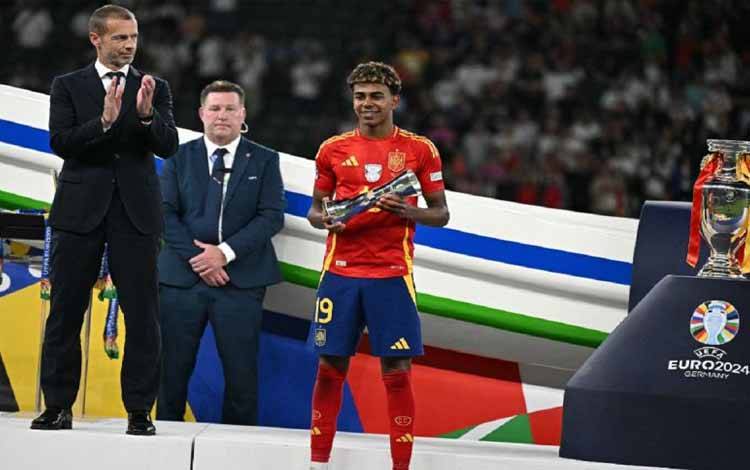 Lamine Yamal Raih Penghargaan Pemain Muda Terbaik Euro 2024