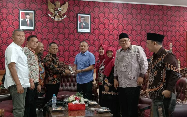 Terima Kunjungan DPRD Blitar ke DPRD Palangka Raya, Khemal: Meningkatkan Kerja Sama Legislatif