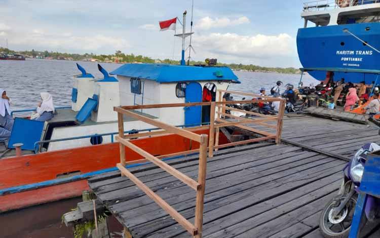 Dermaga Penyeberangan Feri Sampit-Seranau Dipasang Pagar untuk Tingkatkan Keamanan