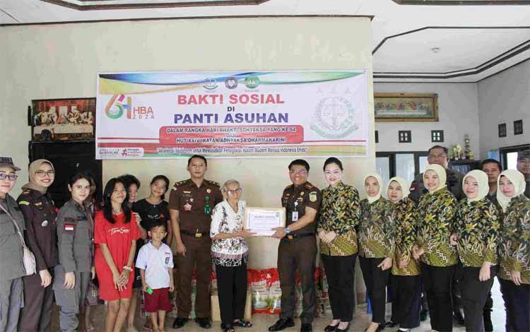 Kejaksaan Negeri Barito Timur Adakan Bakti Sosial ke Panti Asuhan