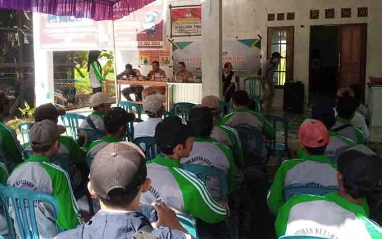 Camat Kapuas Kuala Sampakan Pentingnya Tingkatkan Keterampilan Kelompok Tani dan Nelayan
