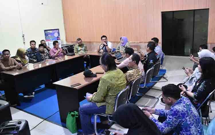 Diskominfosantik Kapuas Terima Kunker Anggota DPRD Lamongan