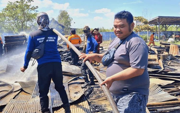 Sebuah Gudang Terbakar di Palangka Raya