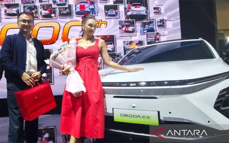 Luna Maya Ungkap Alasan Pilih Omoda E5 Jadi Mobil Barunya