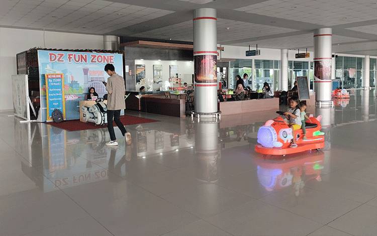 DZ Fun Zona di Bandara Tjilik Riwut Digemari Penumpang dan Pengantar