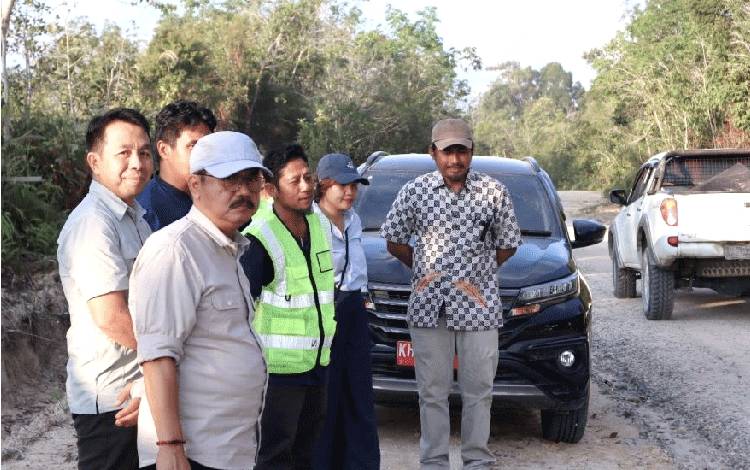 Pj Bupati Gunung Mas Berharap Penanganan Ruas Jalan Kuala Kurun-Sepang Segera Selesai