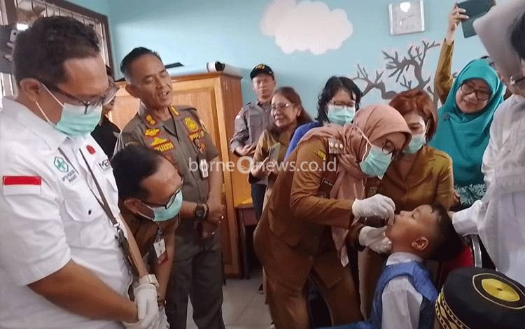 Sukseskan Pekan Imunisasi Nasional, Pemko Palangka Raya Jemput Bola Imunisasi di MI Islamiah