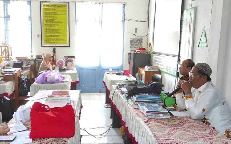 Jajaran MAN Kapuas Ikuti Sosialisasi KMA Terkait Kurikulum