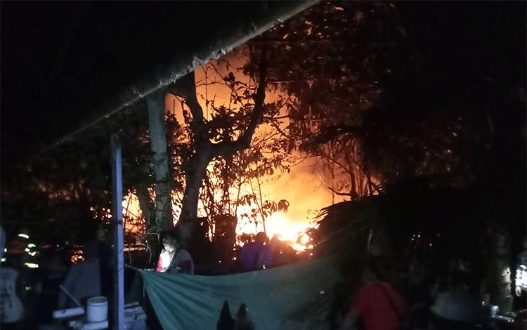 Rabu Dini Hari, Rumah Terbakar di Sampit