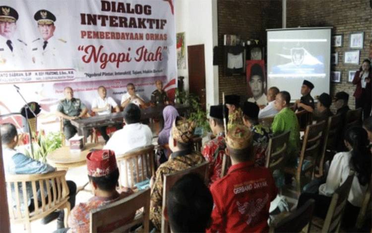 Kesbangpol Kalteng Gelar Dialog Interaktif 'Ngopi Itah' Sukseskan Pilkada 2024