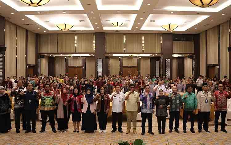Pengelola Informasi dan Dokumentasi Kalteng Rakor di Semarang