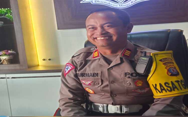 ?Kasat Lantas Polres Pulang Pisau Nurhadi saat diwawancara (FOTO RETHA?