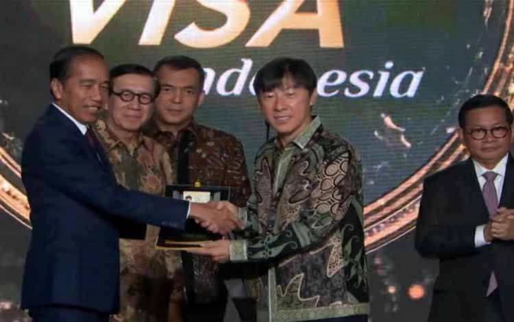 Shin Tae-yong Bertekad Kerja Lebih Keras Usai dapat Golden Visa