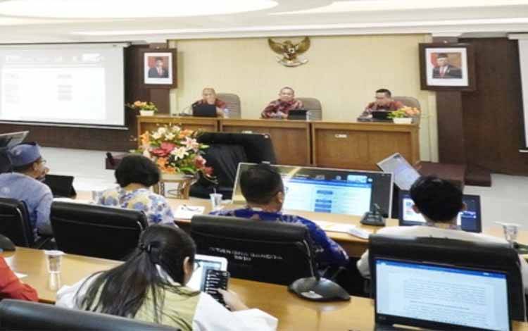 Rapat Evaluasi Rancangan Peraturan Daerah tentang RPJPD Provinsi Kalimantan Tengah 2025-2045 secara hybrid di Jakarta baru baru ini. (FOTO: IST)
