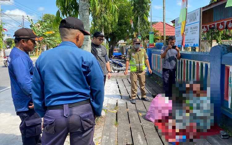 ODGJ Liar Dievakuasi dari Jalan Putri Junjung Buih dan Dibawa ke RSJ Kalawa Atei