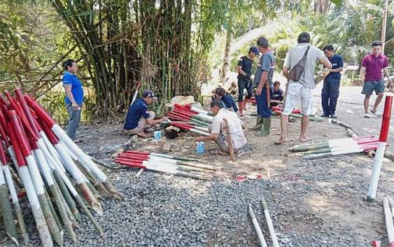Karang Taruna Pematang Karau Bantu Siapkan Perayaan HUT Bartim dan HUT Kemerdekaan RI