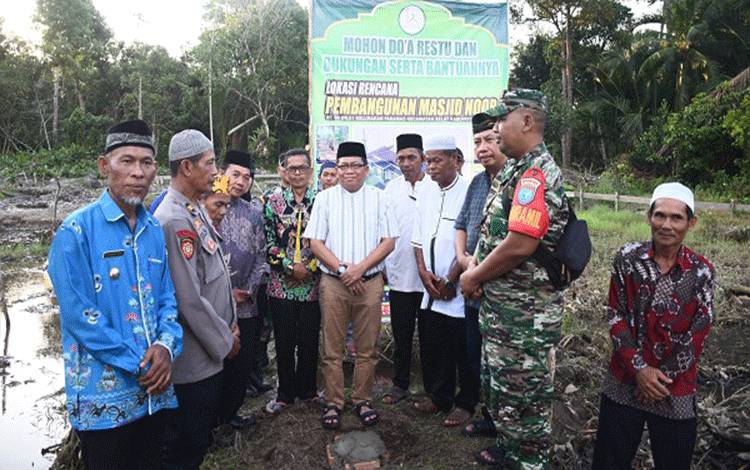 Letakan Batu Pertama Masjid Noor di Panamas, ini Harapan Pj Bupati Kapuas