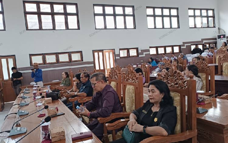 DPRD Gunung Mas Rapat Paripurna Penyampaian Raperda Perubahan APBD 2024
