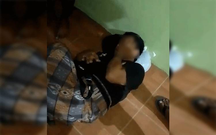 Pelaku Maling Handphone diamankan warga di Jalan Smekto, Kelurahan Baamang Hulu, Kecamatan Baamang, Kabupaten Kotim. (FOTO: IST)
